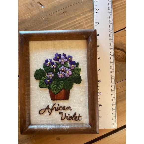 2 Vintage Framed 1979 Hand Stitched Floral Art.Violets & Begonias Signed on back - Picture 5 of 6